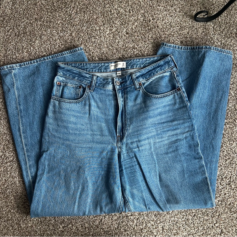 Abercrombie & Fitch Wide Leg Denim - Picture 2 of 3
